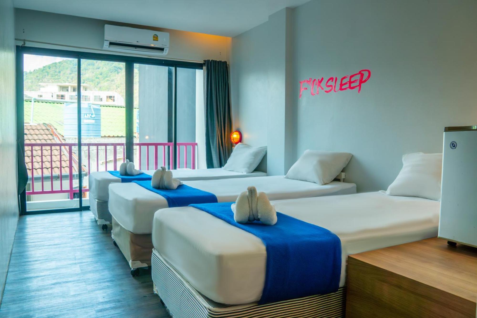 Slumber Surf Phuket Kata Hostel Buitenkant foto